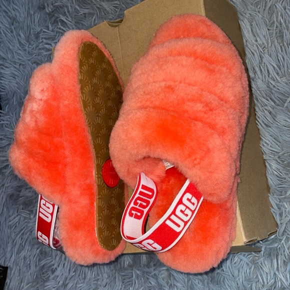 Fluff Yeah Ugg Slides Red (6W) New - Picture 5 of 5